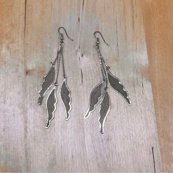 Gold tone Filigree Feather or Wings Lightweight Dangling Hook Earrings - Picture 2 of 5